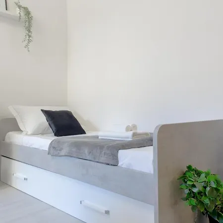 Tropical - Boutique Gallipoli